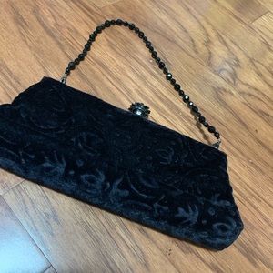 Black velvet ladies evening wristlet